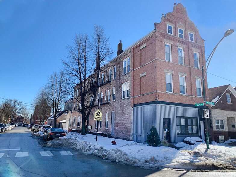 3227 S Aberdeen St, Chicago, IL à vendre - Photo de l’immeuble – Image 3 sur 11
