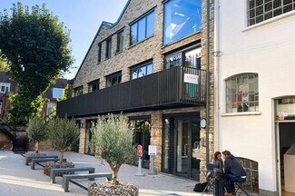 Plus de détails pour Turnham Green Terrace Mews, Londres - Bureau à louer