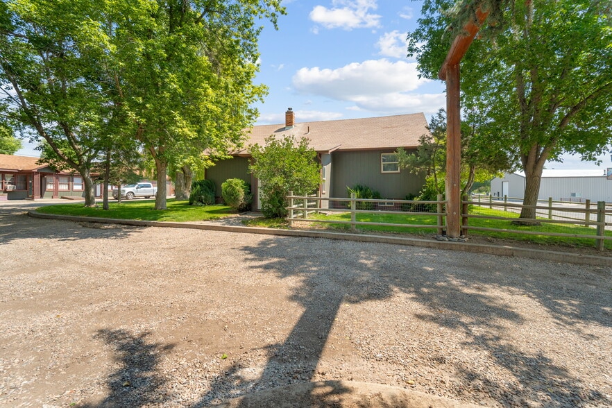 223 Main St, Meeker, CO à vendre - Photo de l’immeuble – Image 2 sur 7