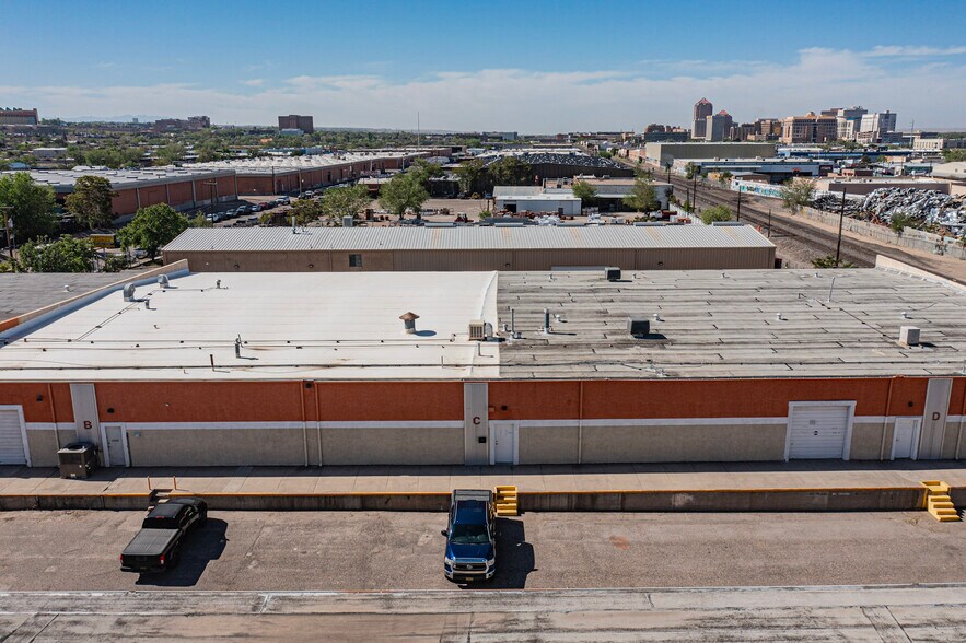 1823 Commercial St NE, Albuquerque, NM à vendre - Photo de l’immeuble – Image 2 sur 31