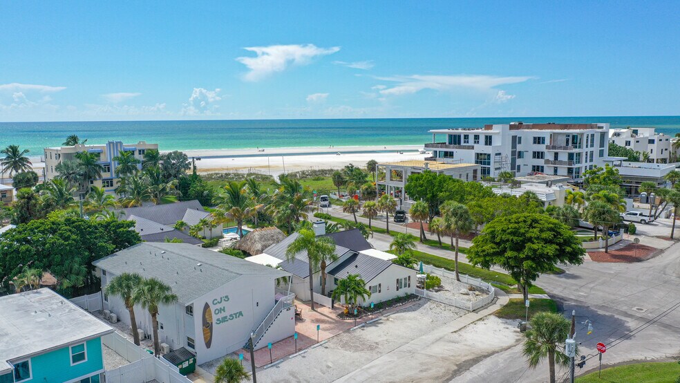 104 Avenida Veneccia, Siesta Key, FL à vendre - Photo de l’immeuble – Image 2 sur 49