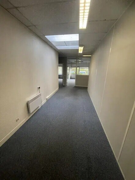 Industriel/Logistique dans Trappes à louer - Photo de l’immeuble – Image 2 sur 25