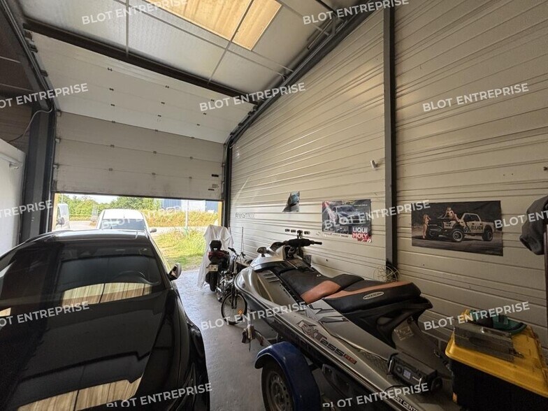 Local d'activités dans Puceul à vendre - Photo de l’immeuble – Image 2 sur 6