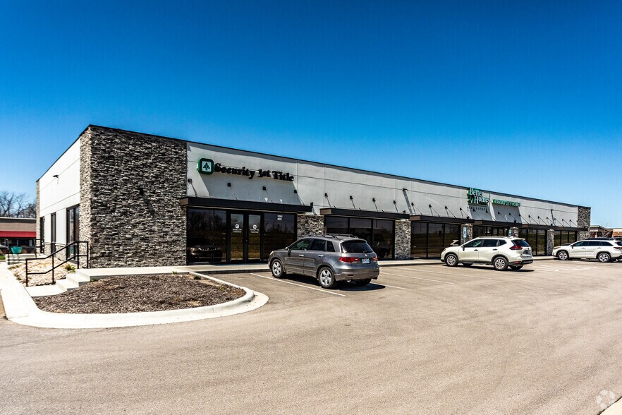 8630 N Green Hills Rd, Kansas City, MO à louer - Photo de l’immeuble – Image 1 sur 4