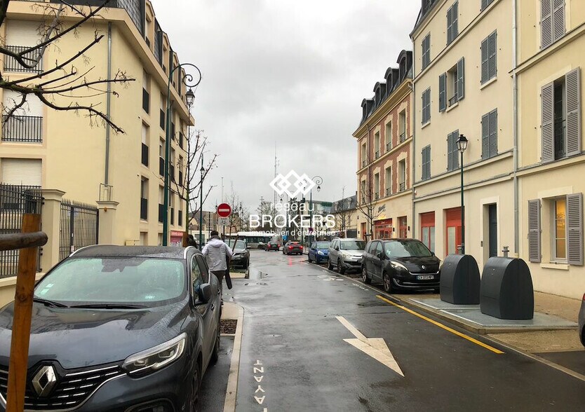 Local commercial dans Pontoise à louer - Photo de l’immeuble – Image 3 sur 3