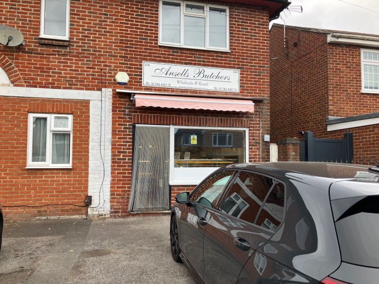 42A Bond St, Englefield Green à louer - Photo de l’immeuble – Image 2 sur 2