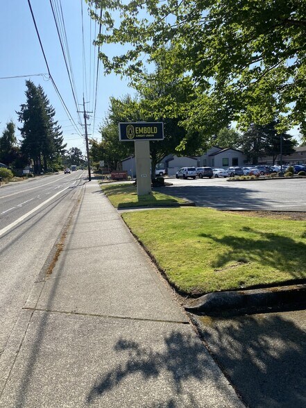 270 Warner Milne Rd, Oregon City, OR à louer - Photo de l’immeuble – Image 2 sur 5