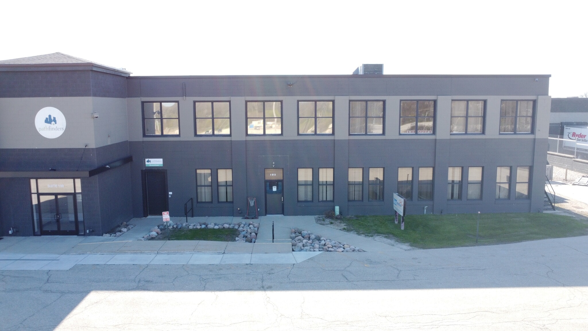 4200 N Holton St, Milwaukee, WI à louer Photo de l’immeuble– Image 1 sur 2