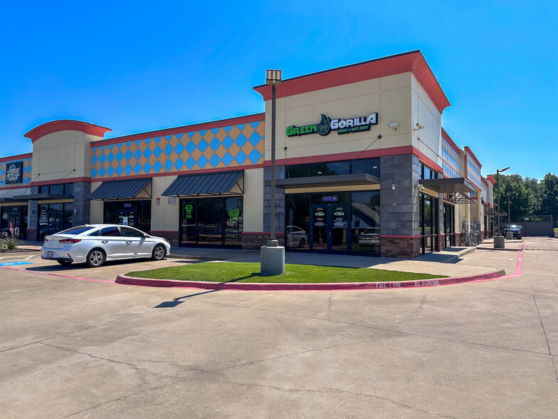 513 W Jefferson St, Grand Prairie, TX à louer - Photo de l’immeuble – Image 2 sur 10