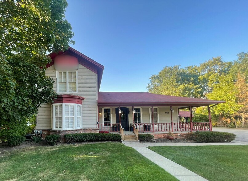 620 W Commerce Rd, Commerce Township, MI à vendre - Photo de l’immeuble – Image 1 sur 18