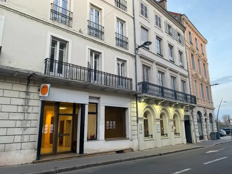 Bureau dans Chalon-sur-Saône à louer - Photo de l’immeuble – Image 2 sur 7