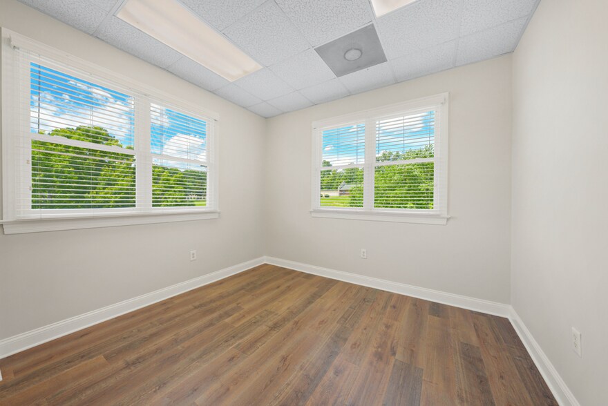 2344 Operations Dr, Durham, NC à louer - Photo de l’immeuble – Image 3 sur 12