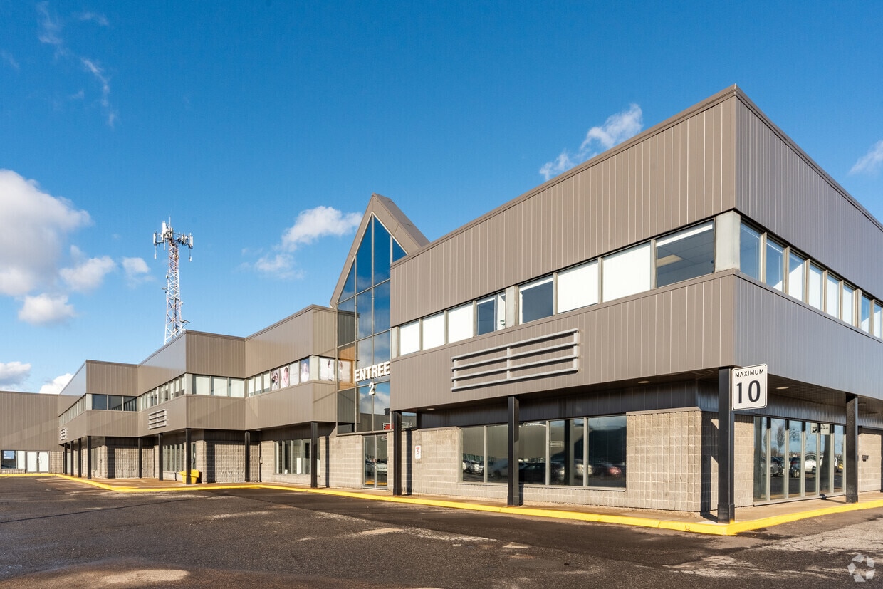 2700 Rue Jean-Perrin, Québec, QC à louer Photo principale– Image 1 sur 2