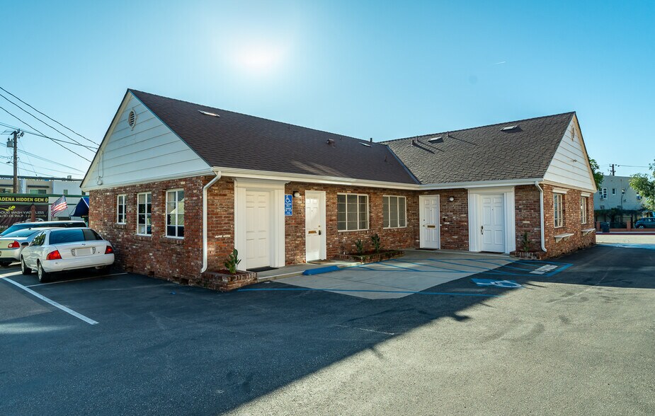 2028 Lake Ave, Altadena, CA à louer - Photo de l’immeuble – Image 3 sur 46