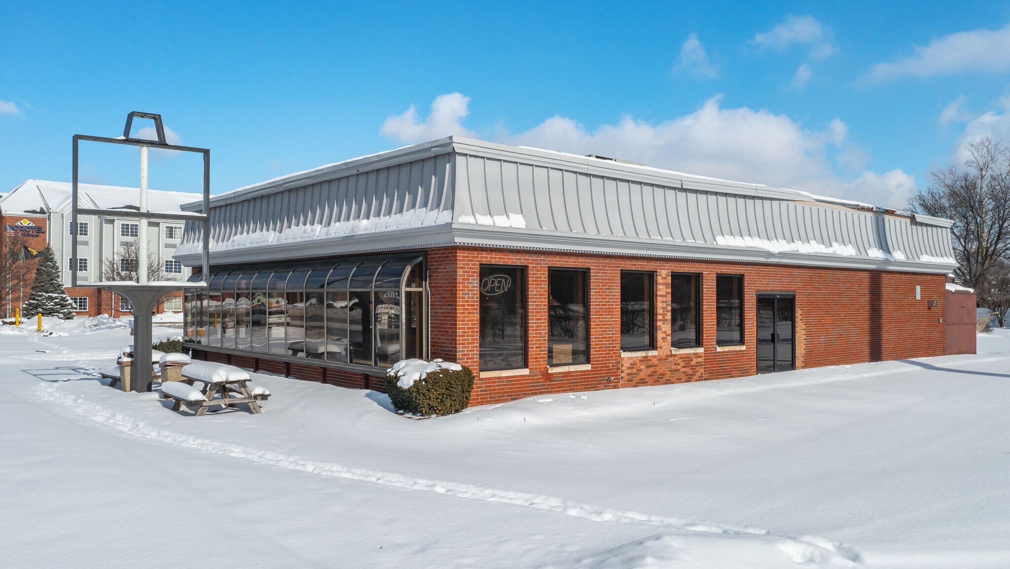 320 Dixie Way, South Bend, IN à vendre Photo principale– Image 1 sur 4