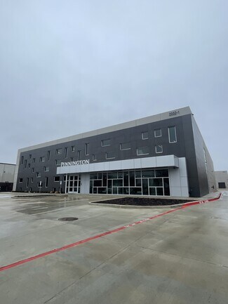 Plus de détails pour 2052 McKenzie Dr, Carrollton, TX - Local d'activités à louer