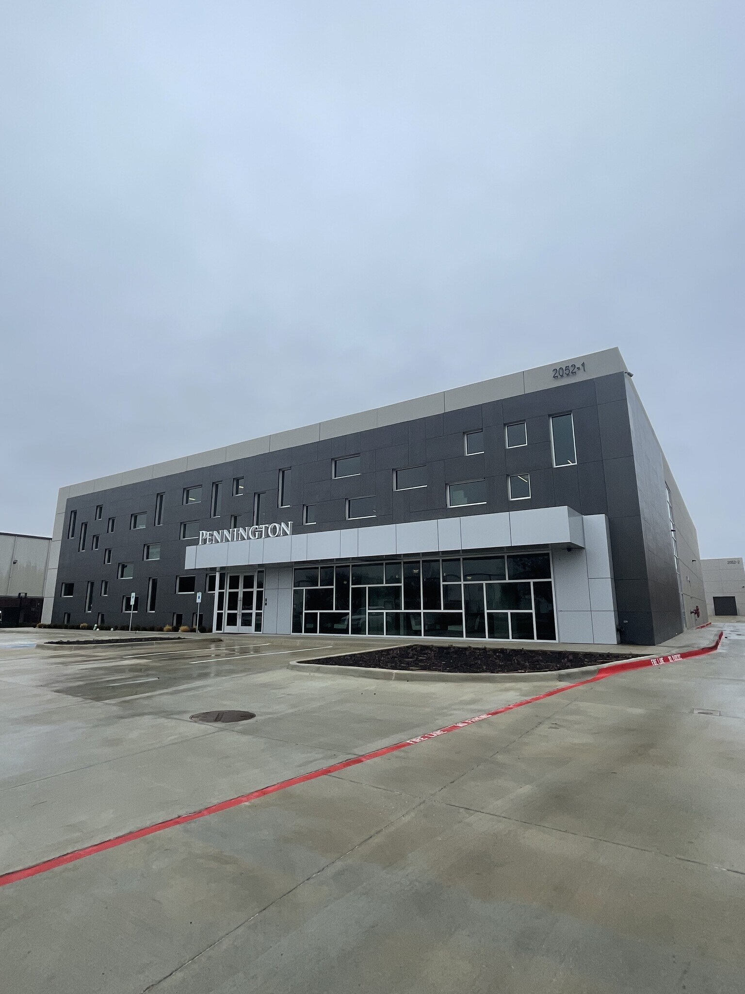 2052 McKenzie Dr, Carrollton, TX à louer Photo de l’immeuble– Image 1 sur 6