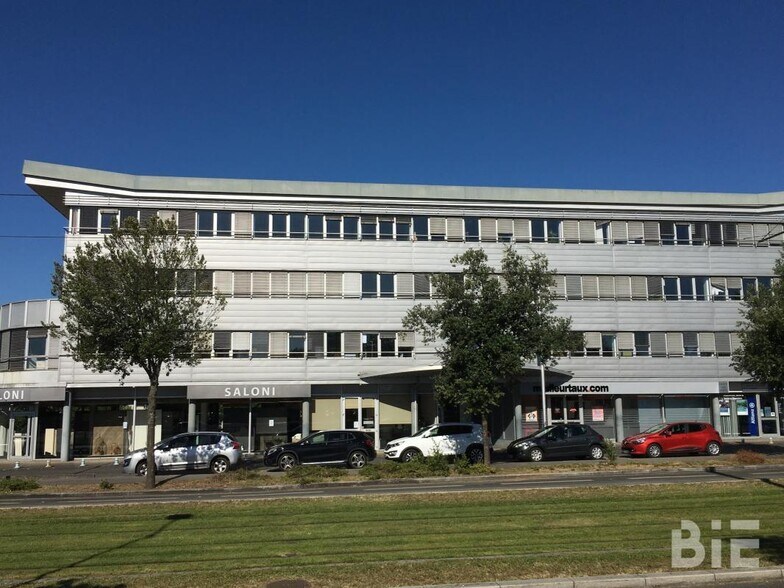 Bureau dans Mérignac à louer - Photo de l’immeuble – Image 2 sur 3