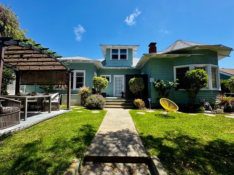 1815 10th St, Santa Monica, CA à vendre - Photo de l’immeuble – Image 1 sur 9