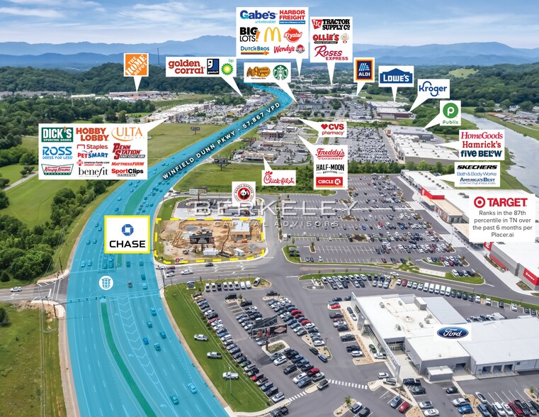 830 Winfield Dunn Pkwy, Sevierville, TN à vendre - Photo de l’immeuble – Image 3 sur 3