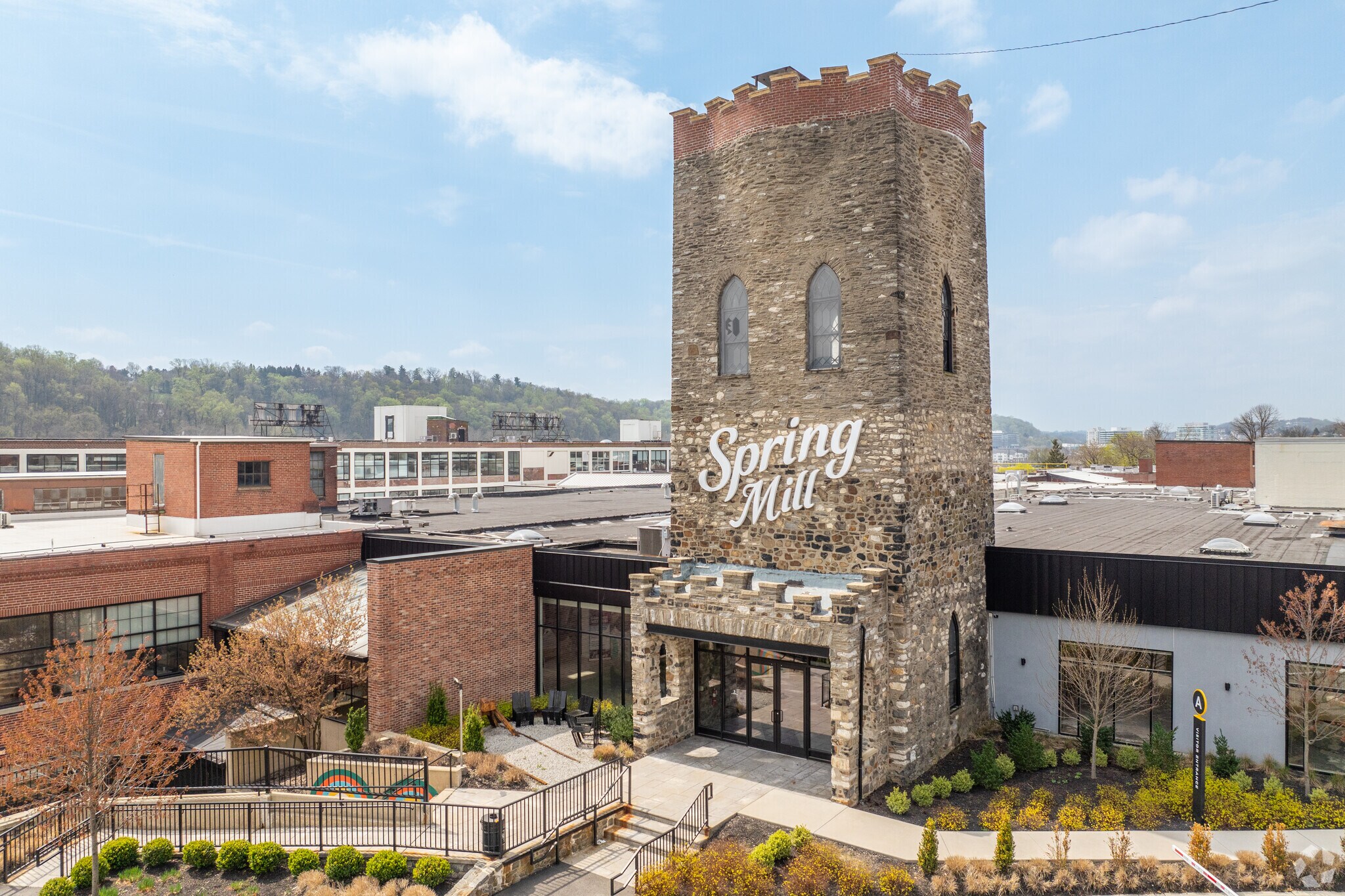 555 E North Ln, Conshohocken, PA à louer Photo principale– Image 1 sur 10