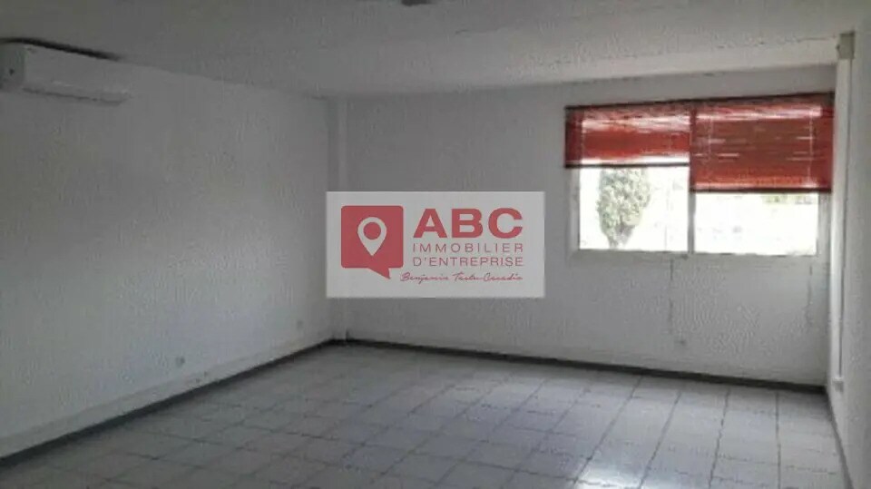 Bureau dans Mauguio à louer - Photo de l’immeuble – Image 2 sur 9