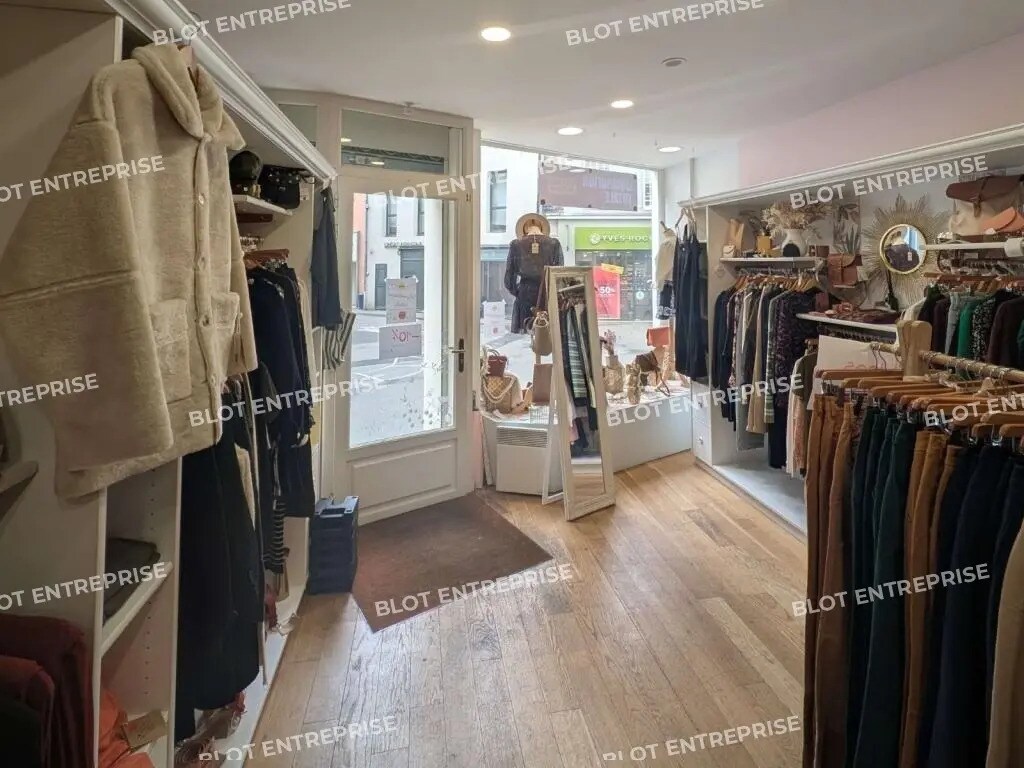 Local commercial dans Saint-Brieuc à louer Photo principale– Image 1 sur 5