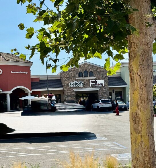 252-254 W Los Angeles Ave, Moorpark, CA à louer - Photo de l’immeuble – Image 3 sur 15