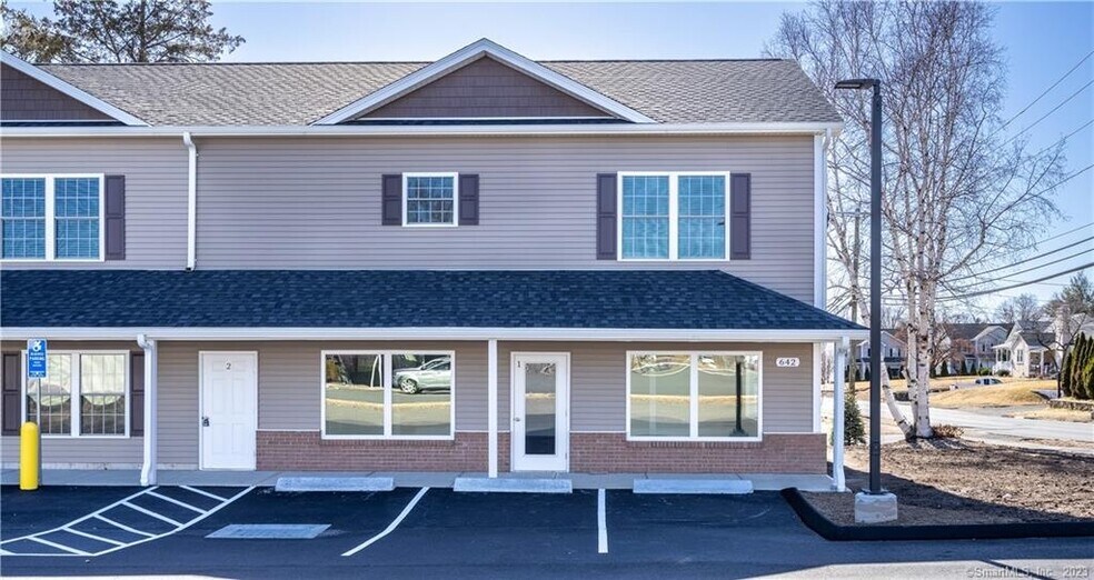 642 Stafford Ave, Bristol, CT à louer - Photo de l’immeuble – Image 3 sur 11