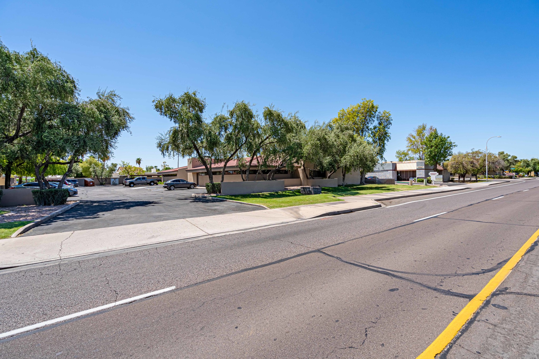 1847 E Southern Ave, Tempe, AZ à louer Photo principale– Image 1 sur 7