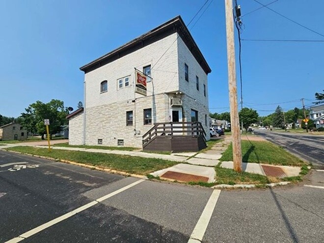 600 W Blodgett St, Marshfield, WI à vendre - Photo de l’immeuble – Image 1 sur 32