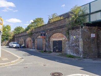 Plus de détails pour 2-4 Colne Rd, Twickenham - Local commercial à louer