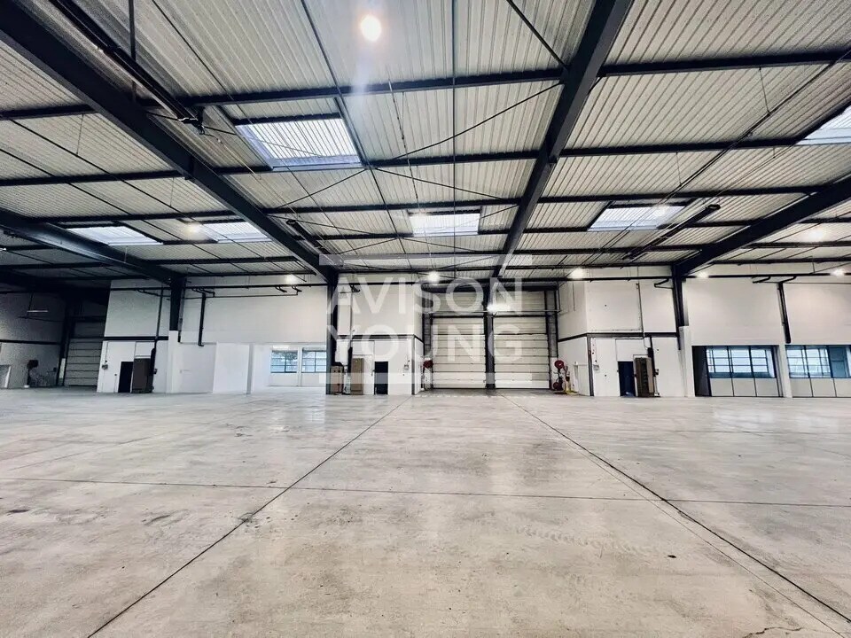 Local d’activités dans La Courneuve à louer Photo de l’immeuble– Image 1 sur 7