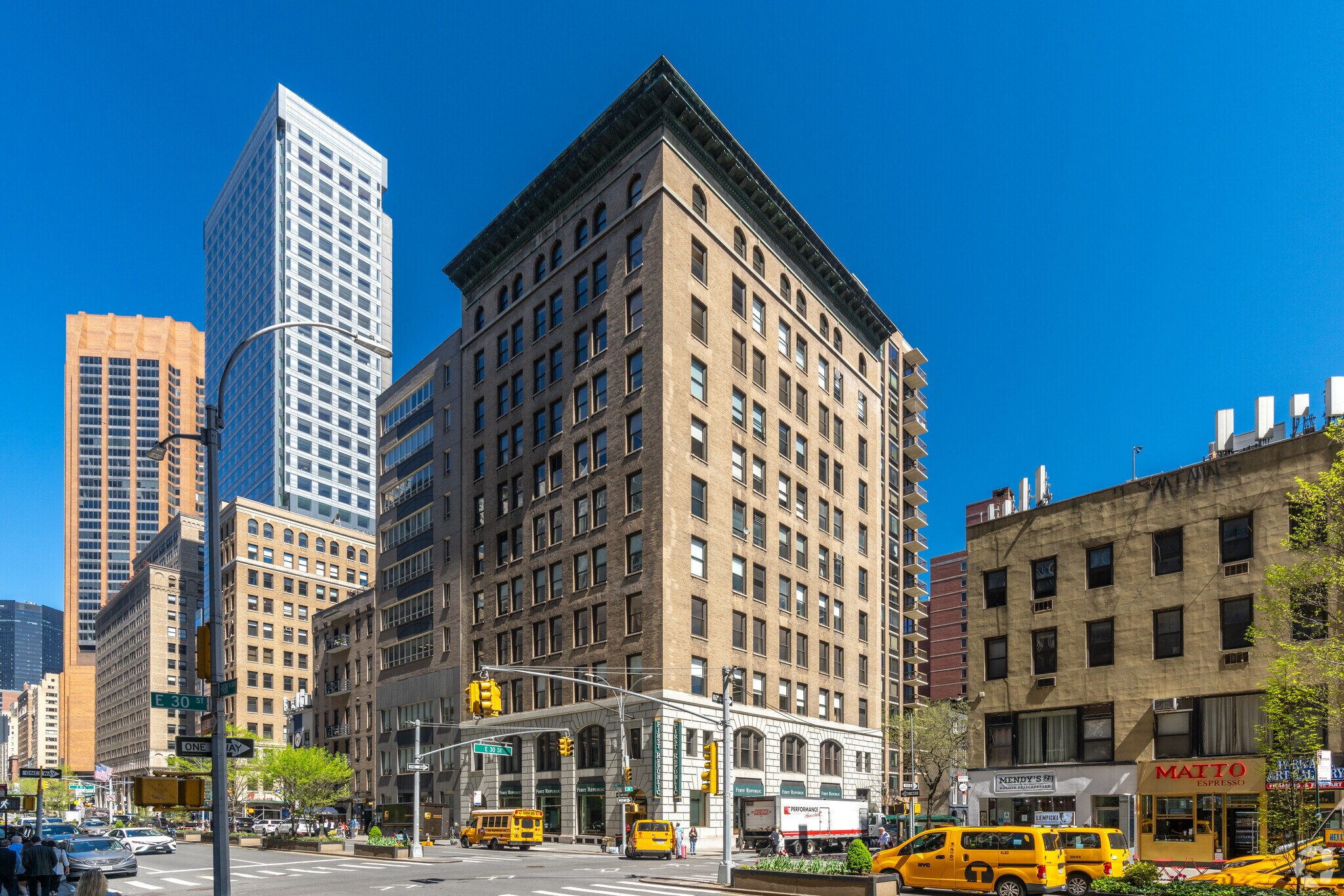 443 Park Ave S, New York, NY à louer Photo principale– Image 1 sur 6