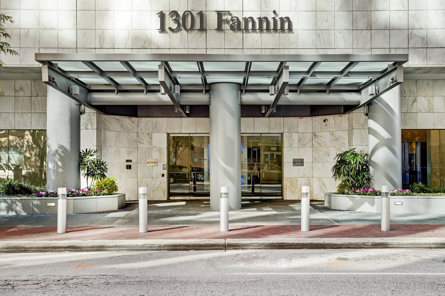 1301 Fannin St, Houston, TX à louer - Photo de l’immeuble – Image 2 sur 30
