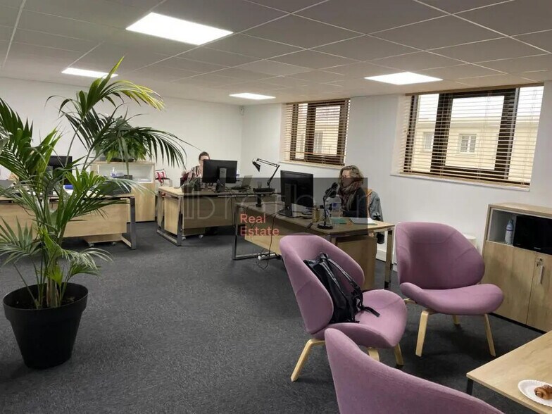 Bureau dans Bordeaux à louer - Photo de l’immeuble – Image 2 sur 7