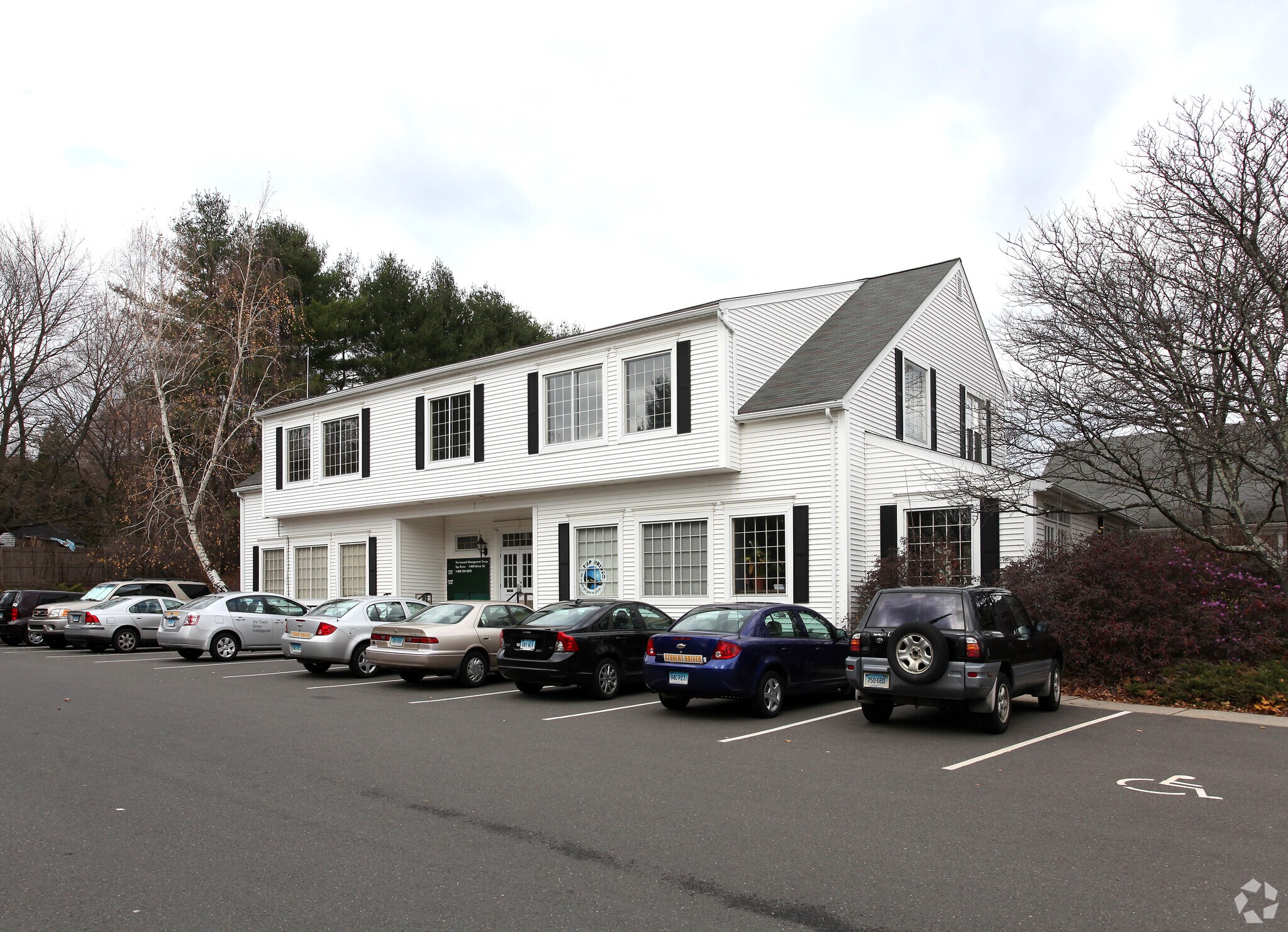 395 W Avon Rd, Avon, CT à louer Photo de l’immeuble– Image 1 sur 2