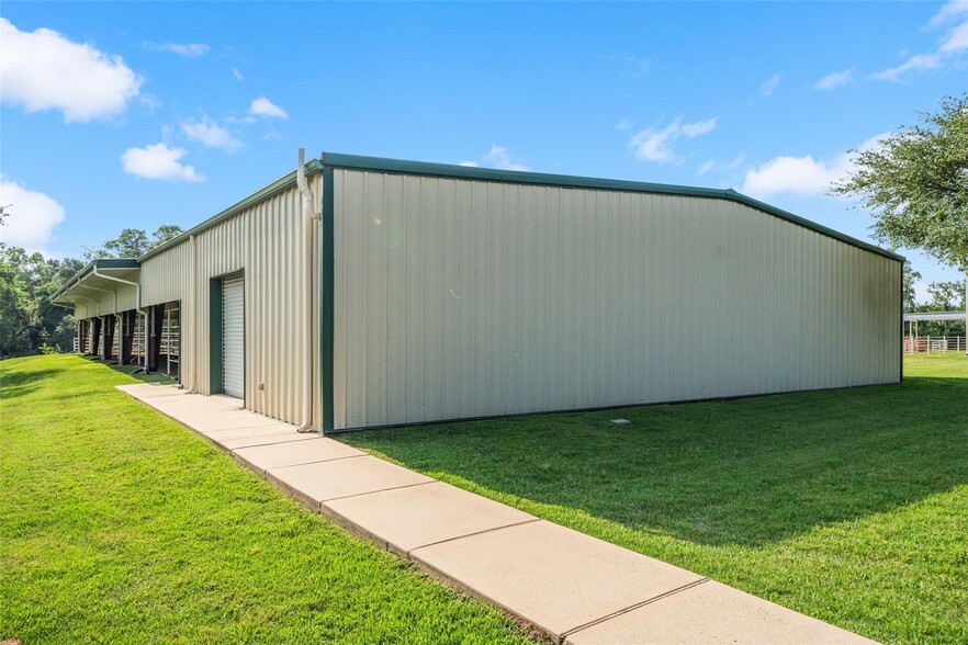 331 Moonshine Hill Rd, Humble, TX à vendre - Photo de l’immeuble – Image 2 sur 13