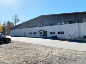 50 Commerce Way, Barrington, NH à louer Photo intérieure– Image 2 sur 4