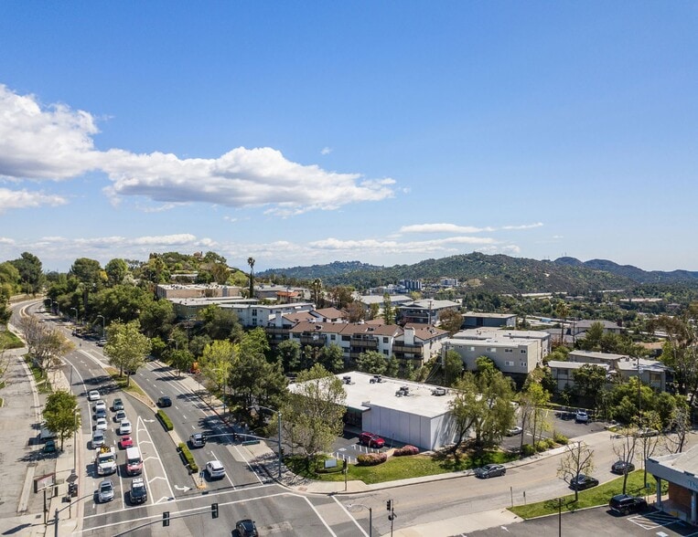 2160 Foothill Blvd, La Cañada Flintridge, CA à louer - Aérien – Image 2 sur 7
