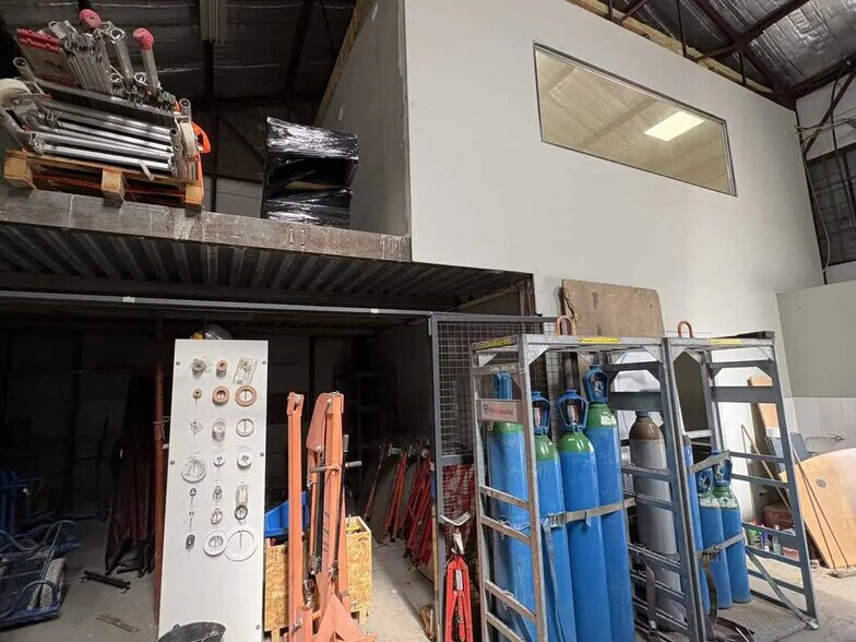 Local d’activités dans Feyzin à louer - Photo intérieure – Image 3 sur 6