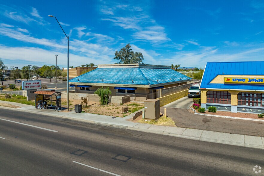 1920 W Bell Rd, Phoenix, AZ à vendre - Photo de l’immeuble – Image 2 sur 21