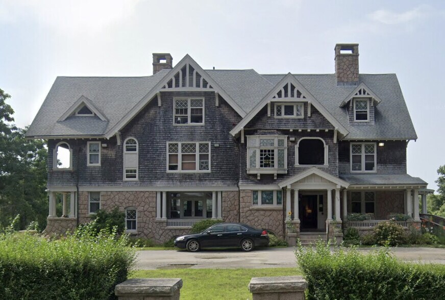 558 W Falmouth Hwy, Falmouth, MA à vendre - Photo de l’immeuble – Image 2 sur 10