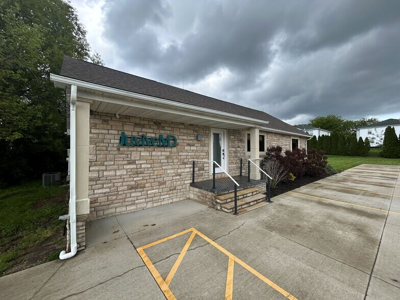 4466 Morse Rd, Columbus, OH à vendre - Photo de l’immeuble – Image 2 sur 28