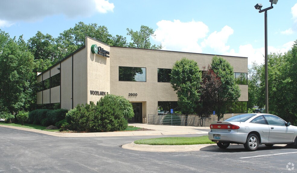 2900 NE Brooktree Ln, Gladstone, MO à vendre - Photo de l’immeuble – Image 1 sur 3