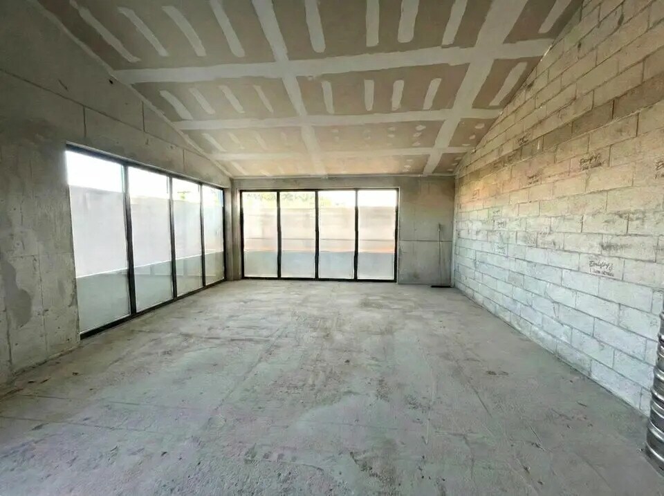 Local commercial dans Vidauban à louer Photo de l’immeuble– Image 1 sur 5