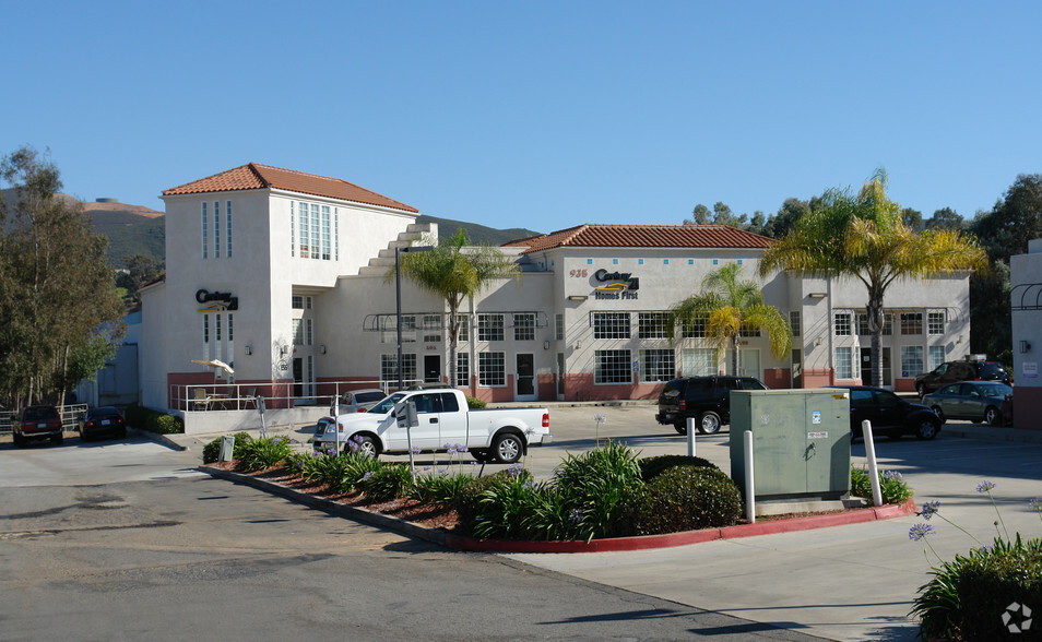 935 W San Marcos Blvd, San Marcos, CA à louer - Photo de l’immeuble – Image 2 sur 3