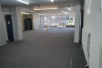 2025 Boul Rosemont, Montréal, QC à louer Photo intérieure– Image 1 sur 11