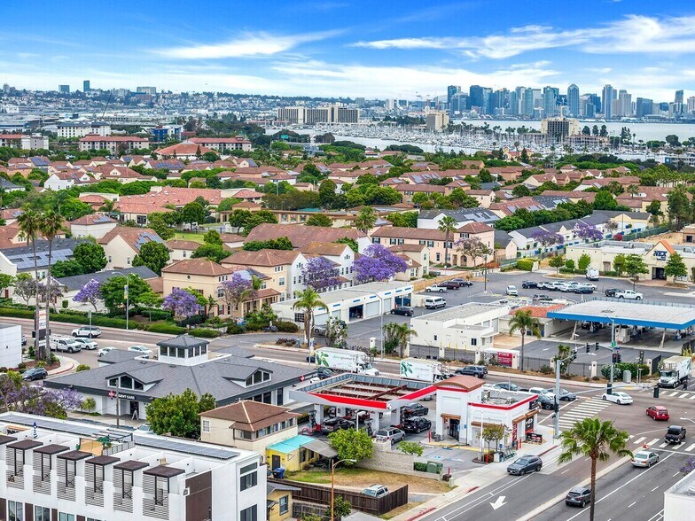 3018-20 Nimitz Blvd, San Diego, CA à vendre - Photo de l’immeuble – Image 2 sur 21