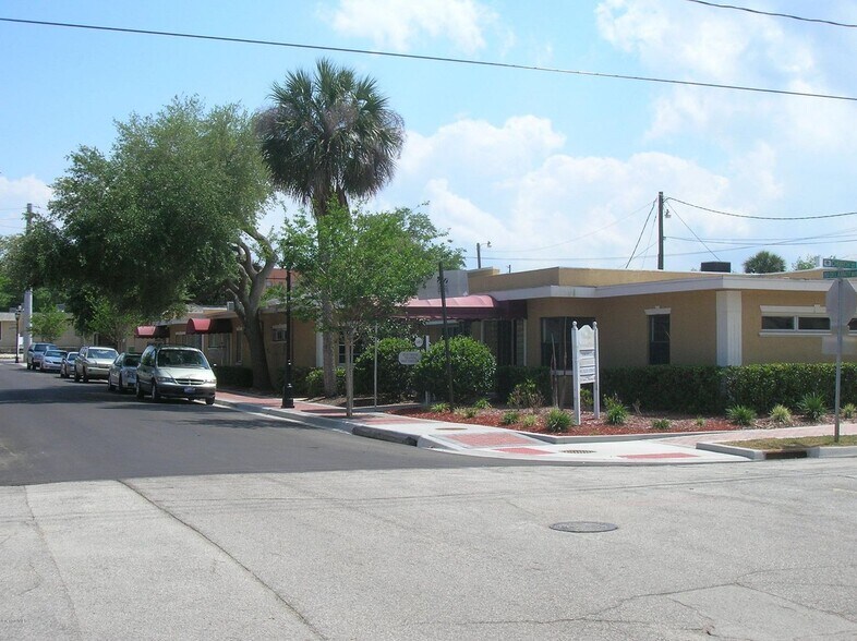 501-507 Delannoy Ave, Cocoa, FL à louer - Photo de l’immeuble – Image 3 sur 11